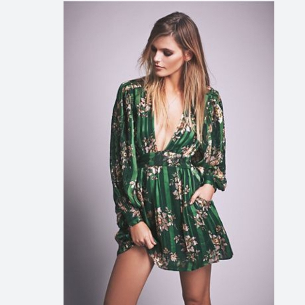 SUPER RARE FIND! Free People Midnight Blooms Dress…with pockets!